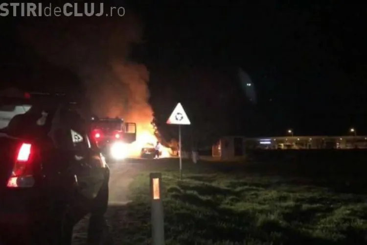 CLUJ: O mașină s-a făcut SCURM la ieșirea din Câmpia Turzii VIDEO