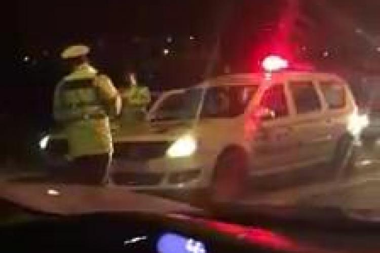 Accident ușor la Cora! Șoferul beat nu a oprit și a fost găsit într-un bar - VIDEO