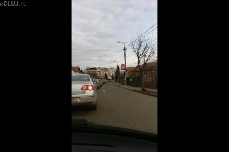 Strada Câmpului. Primăria a înlăturat stâlpișorii din trafic, după ce s-a făcut mai mare haos