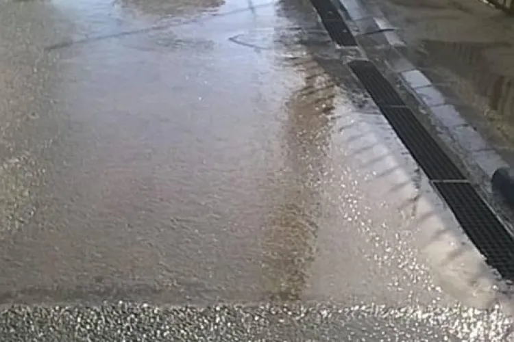 Străzile din Florești au început să fie spălate - FOTO