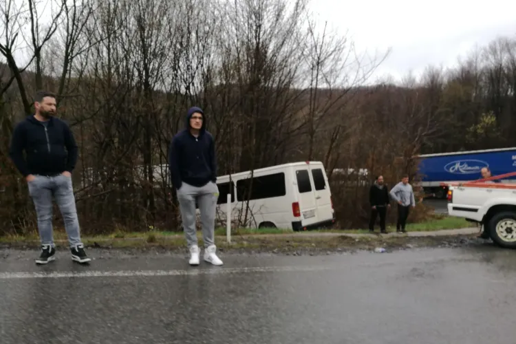 Două accidente s-au produs simultan pe Piatra Craiului, de la Cluj spre Oradea - FOTO