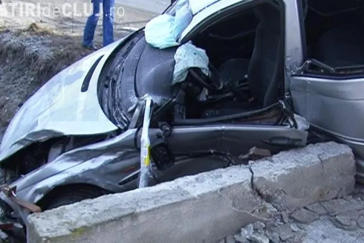 Șofer beat la volan și fără permis, prins de polițiștii clujeni după o urmărire în trafic. A intrat cu mașina într-un cap de pod