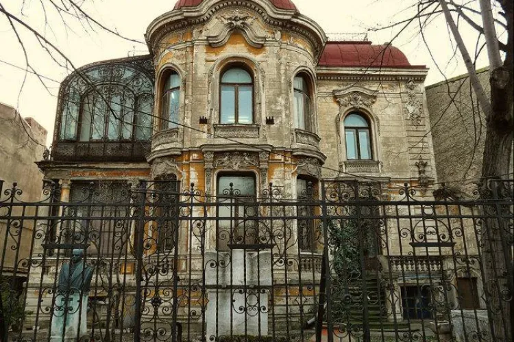 Proiect PSD: Intervenția fără autorizație la monumentele istorice nu va mai fi infracțiune