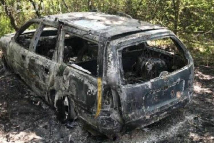 Imagini cu mașina incendiată după accidentul mortal de pe Corneliu Coposu - FOTO