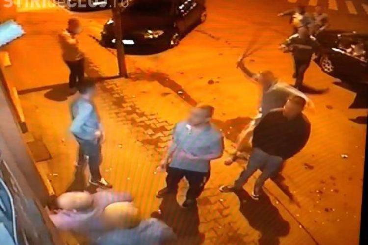BREAKING NEWS: Imagini noi cu tânarul bătut la Dej. Procurorii i-au lăsat liberi pe agresori - VIDEO