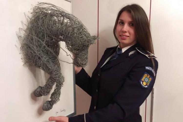 Polițistă din Cluj prinde hoți la serviciu, iar în timpul liber creează opere de artă