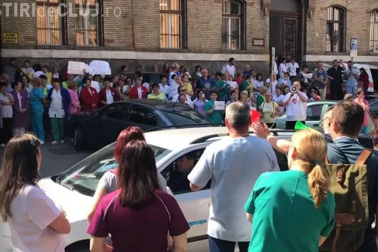 Spitalele clujene au declanșat greva de avertisment - VIDEO