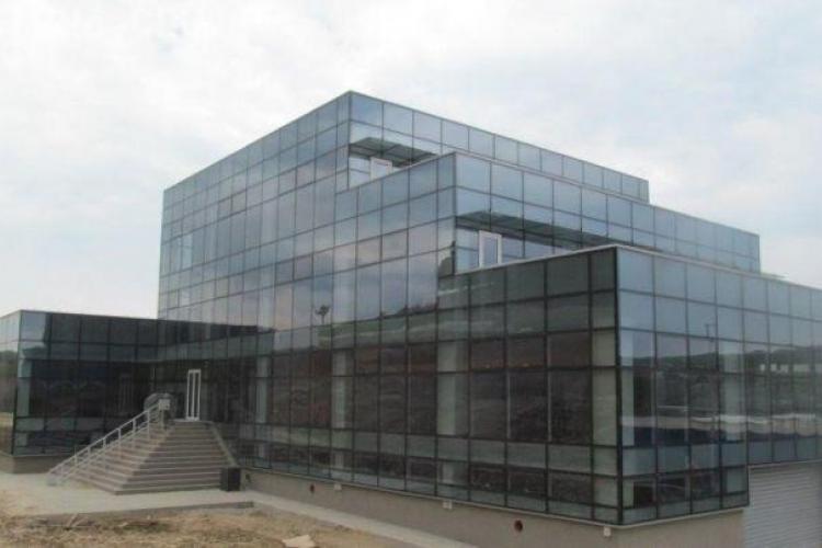 Consiliul Județean Cluj riscă să piardă 5 milioane de euro. În Tetarom 1 sunt mii de mp de birouri goale