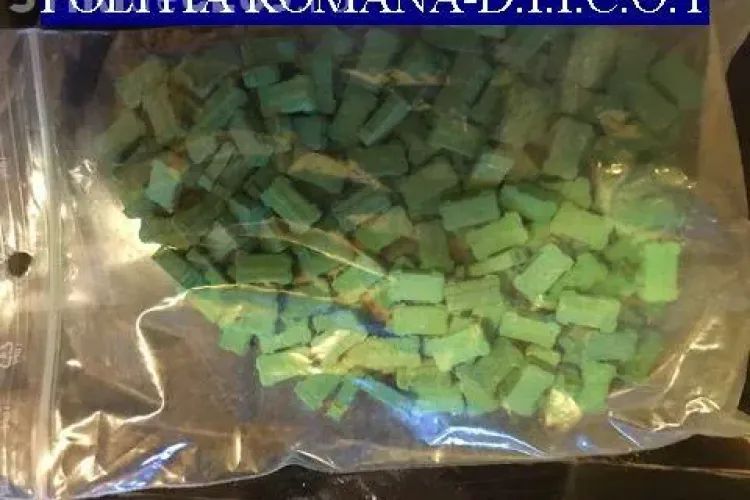 Trafic de cannabis, cocaină, LSD și ciuperci halucinogene la Cluj! ”Dealerii” au fost reținuți de polițiști FOTO