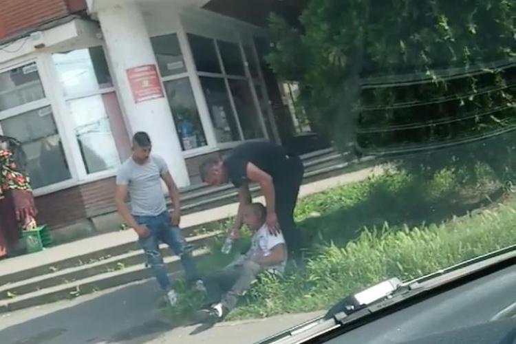 Drogații cad pe stradă prin Mănăștur - VIDEO