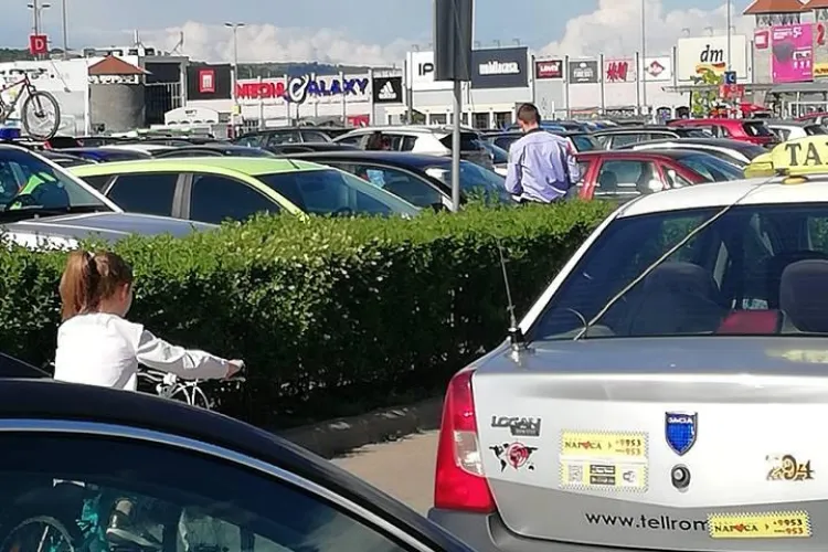 În FINE! Poliția dă amenzi celor care parchează la VIVO - FOTO