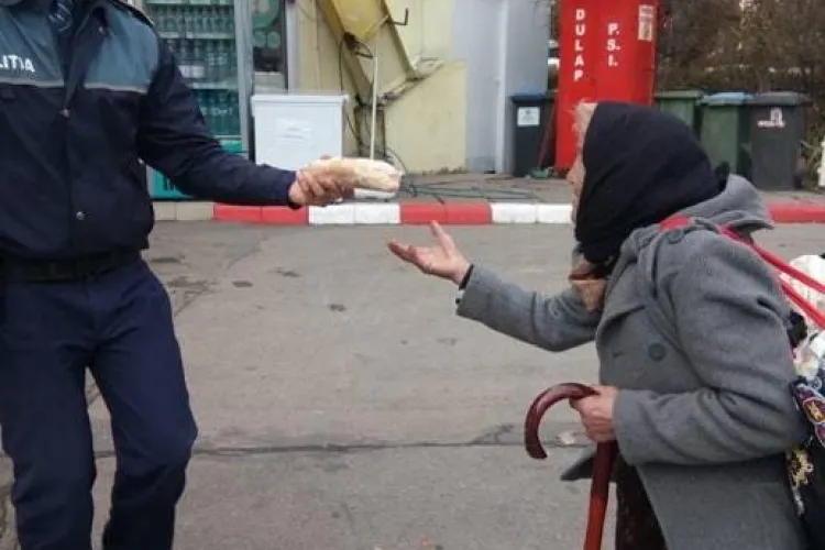 Cluj: Polițist inimos. I-a luat de mâncare unei bunicuțe - VIDEO