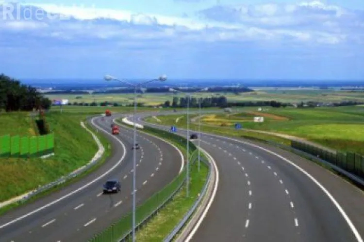 Klaus Iohannis: 15 km de autostradă în 18 luni e ridicol