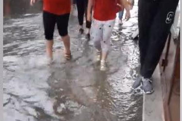 Strada Memorandumului inundată! ”Orașul comoară” a aruncat pe apa sâmbetei fondurile europene - VIDEO