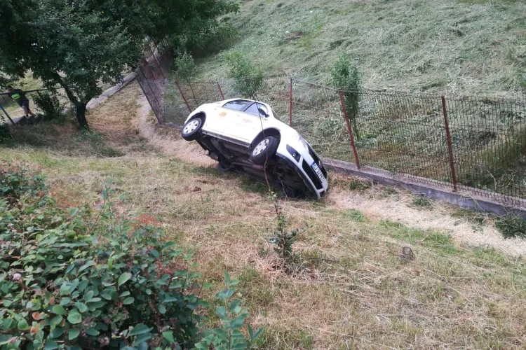 Ziua și accidentul la IRA! Un taximetru s-a răsturnat de pe pod FOTO/VIDEO