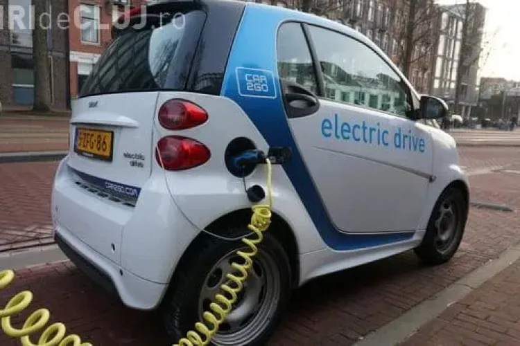 Clujul cumpără trei mașini electrice pentru Poliția Locală