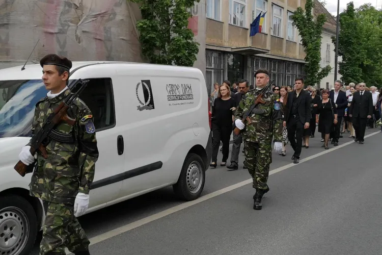 Doina Cornea, îngropată cu onoruri militare în Cimitirul Central - VIDEO