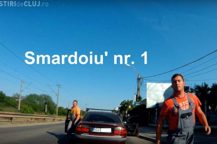 Cluj: ”Smardoii” s-au dat jos din mașină să îl AMENINȚE - VIDEO