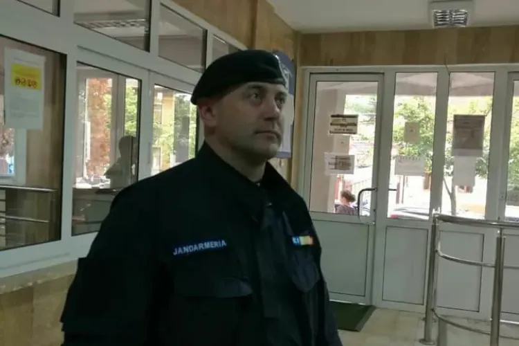 Doi jandarmi clujeni au salvat viața unui pelerin, căzut sub roțile trenului FOTO