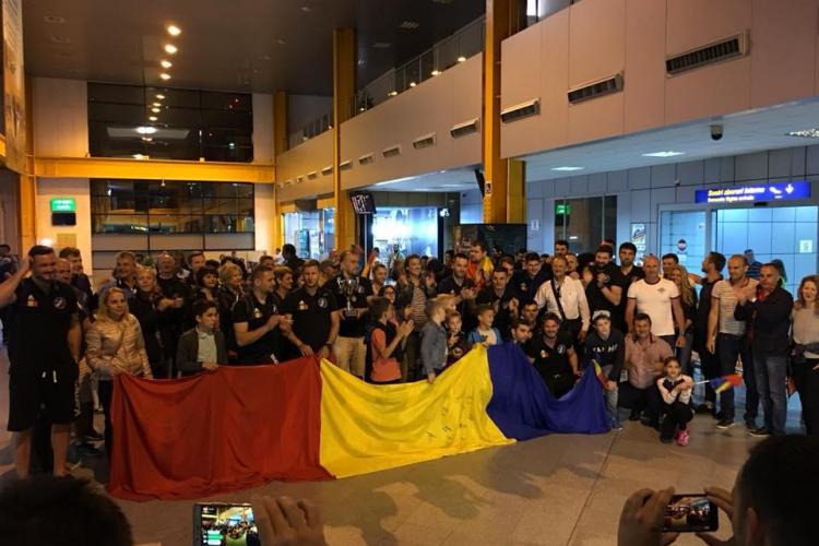 Potaissa Turda primită de fani pe Aeroportul Cluj. Câștigătorii Cupei Challenge au fost uimiți - VIDEO