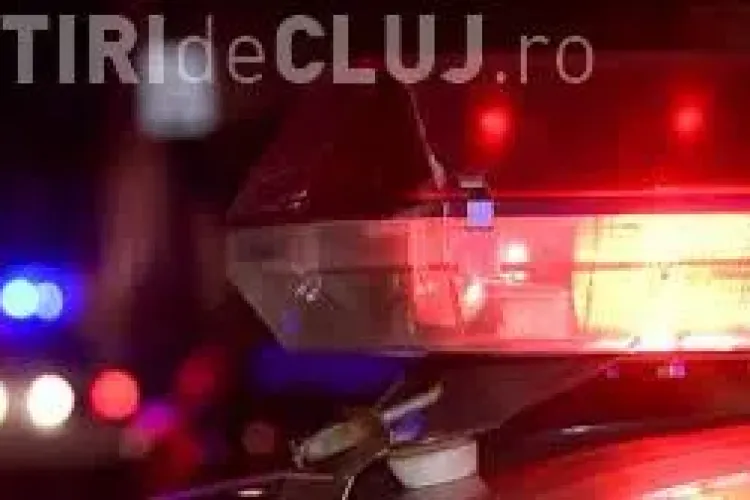  Tânăr cercetat de polițiști după ce a cauzat un accident și a fugit de la fața locului. Nu avea permis, așa că a abandonat mașina într-o intersecție