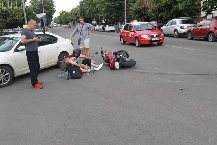 Accident de motocicletă pe strada Constantin Brâncuși: Era în rochie și cu sandale - FOTO