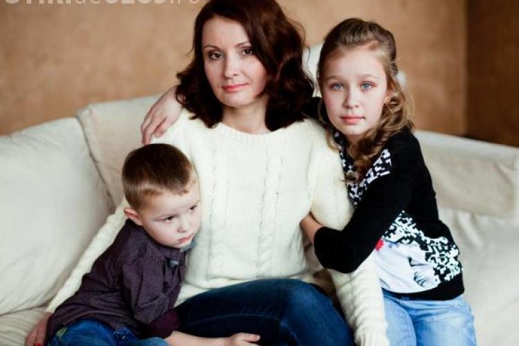 O femeie cu doi copii nu a primit bilete la Hollywood Multiplex București, pentru că nu sunt ”familii cu un singur adult”