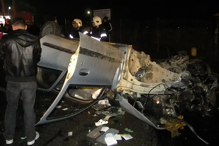 Accidentul din Dej, soldat cu doi morti, a fost surprins partial pe camerele de supraveghere de la o benzinarie - VIDEO