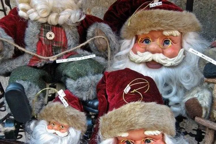 Copiii cu deficiente isi vor vinde creatiile la Iulius Mall, in cadrul targului "Copiii, ajutoarele lui Mos Craciun"