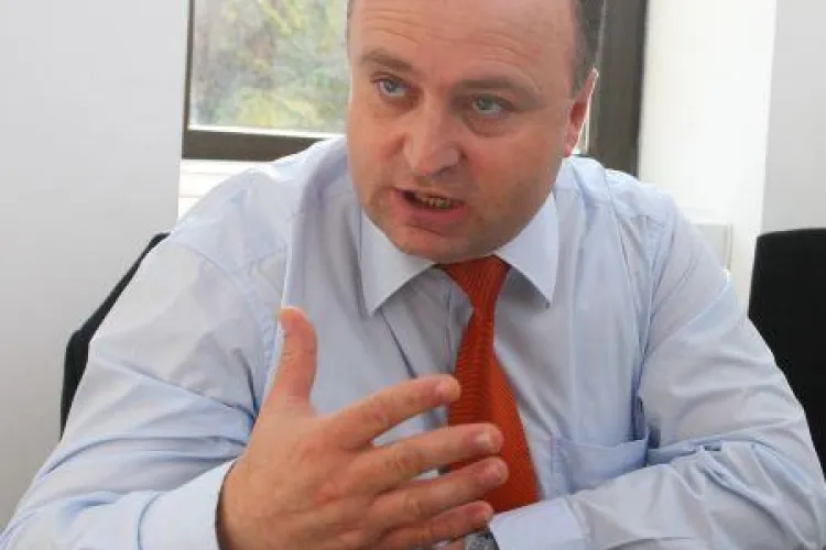 Deputatul Petru Calian a primit "Crucea Transilvaniei"! Parlamentarul este implicat in scandalul cu prostituate de la "Nana Club"