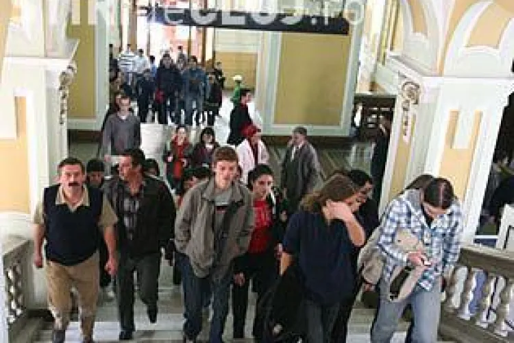 Studentii liberali cred ca noua Lege a Educatiei va duce la falimentul moral al invatamantului romanesc