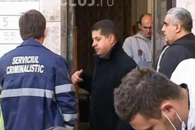 Spargatorii au viata grea! Usa de la casa de schimb Shaker i-a tinut pe hoti departe. Nu s-a furat nimic  - VIDEO si FOTO 