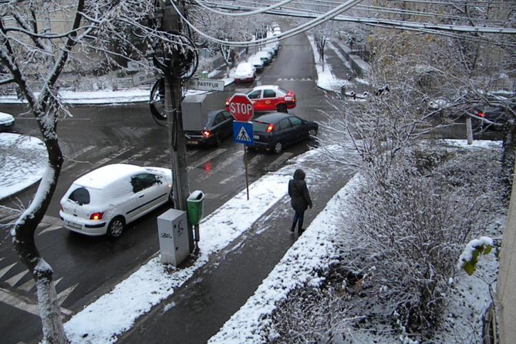 A cazut prima ninsoare la Cluj Napoca! VEZI cum va fi vremea in weekend - FOTO