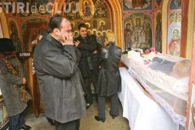 Sotul sopranei Roxana Briban, la agatat pe Facebook, dupa ce si-a inmormantat sotia