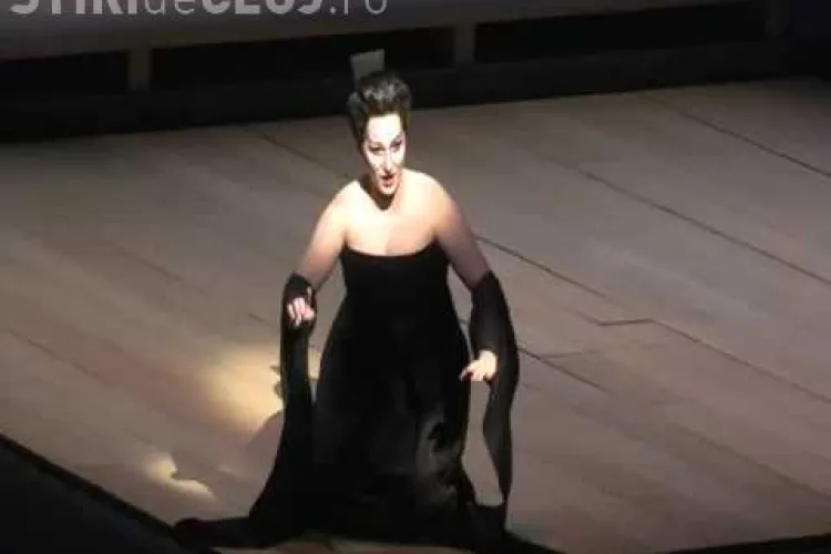 Soprana Roxana Briban s-a sinucis dupa modelul Madalina Manole!