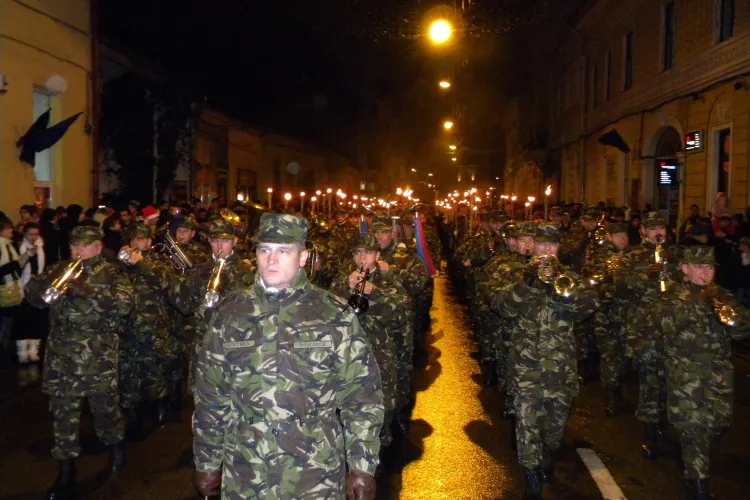 Focuri de artificii in Piata Avram Iancu, de Ziua Nationala a Romaniei! Mii de oameni au asistat la spectacol - VIDEO si FOTO