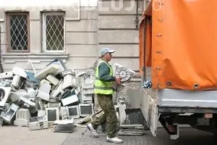 Echipamentele electrice si electronice stricate sunt colectate la Cluj Napoca, vineri si sambata! VEZI unde trebuie sa suni