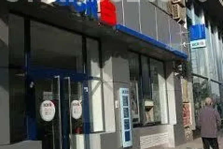 BCR a fost amendata la Cluj cu 100.000 de lei pentru ca a introdus comisionul de risc in cel de administrare - VIDEO