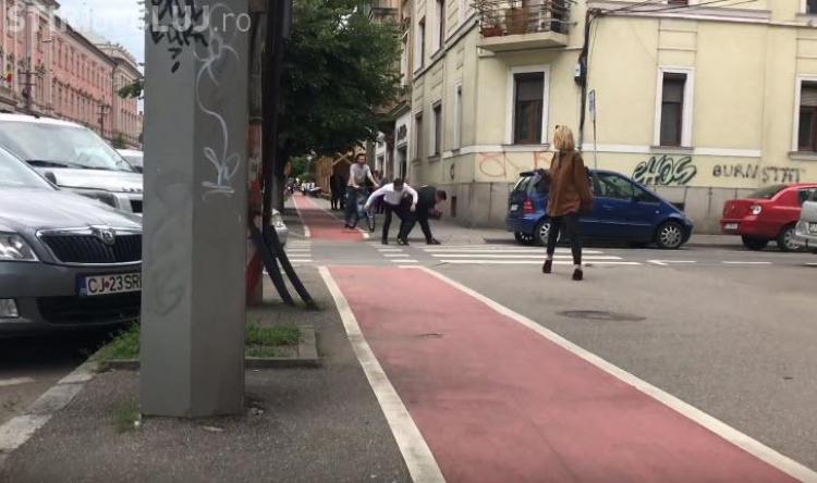 Bătaie In Fața Tribunalului Cluj Un șofer S A Bătut Cu Un Fumat
