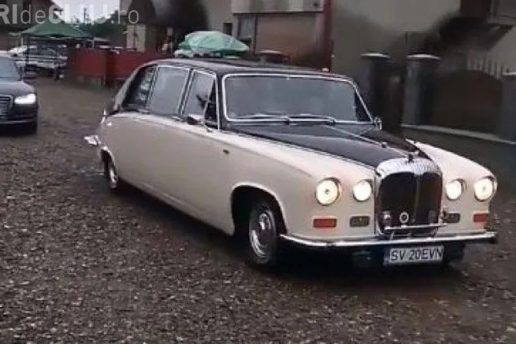 Preoții merg cu Rolls Royce-ul la slujba de la biserica - VIDEO REVOLTATOR