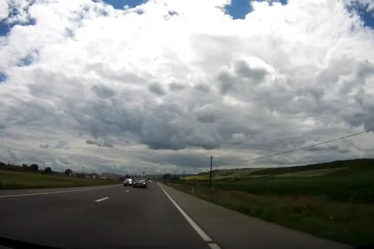 Depasire la limita pe drumul Cluj - Dej. De ce vor unii să sfârșească prost? - VIDEO