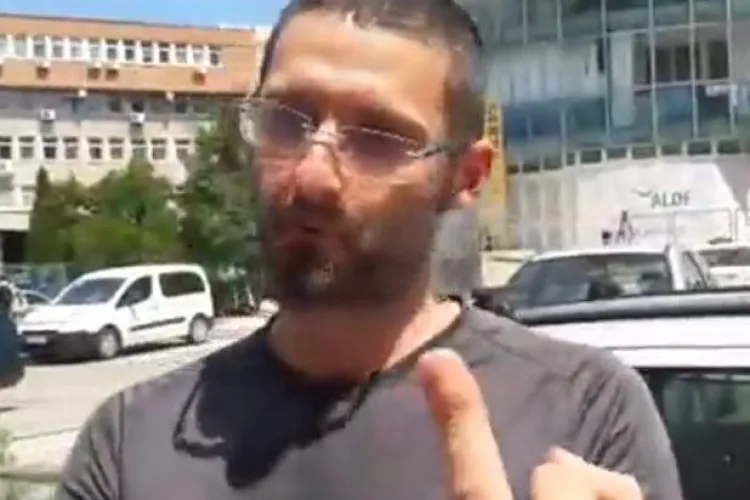 Clujean amendat pentru că i-a arătat ”degetul mijlociu” lui Tăriceanu: Mai bine îl scuipam de banii ăia - VIDEO