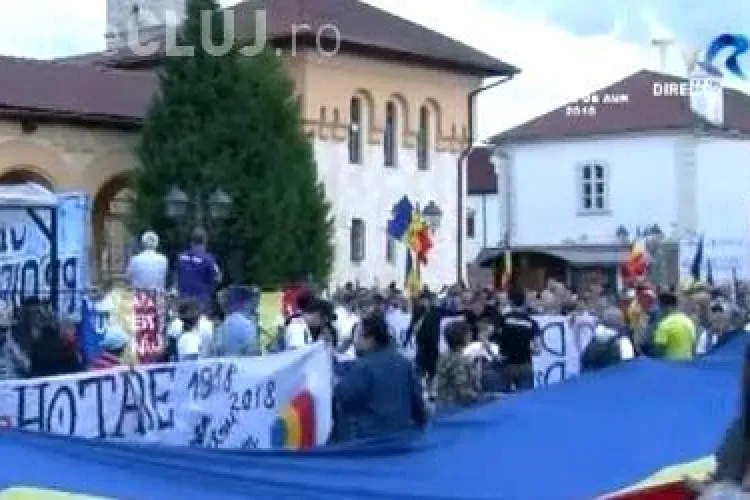 Flacăra Unirii ajunge și la Cluj! Destinația finală e Chișinău