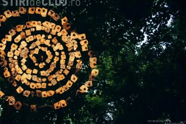 Parcul Central din Cluj a fost luminat de mii de lumanari in cadrul Festivalului Luminii