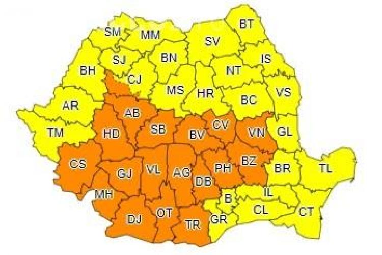 Furtunile nu se opresc! Toată România e sub cod galben și portocaliu de ploi torențiale
