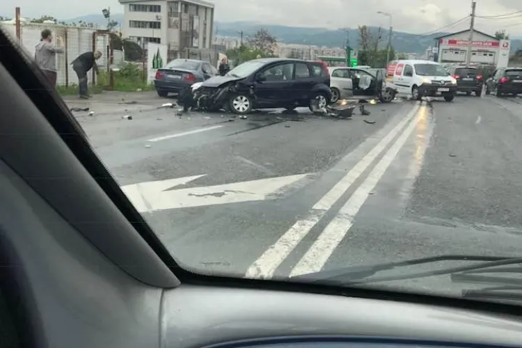 Accident GRAV pe Frunzișului, zona LIDL - FOTO