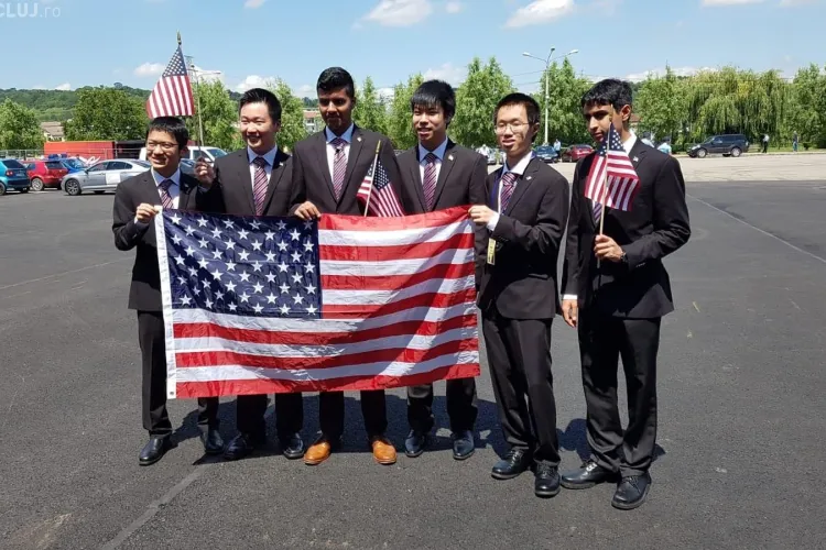 Americanul care a câștigat locul I la Olimpiada Internațională de Matematică iubește sportul, dansul și cântatul VIDEO