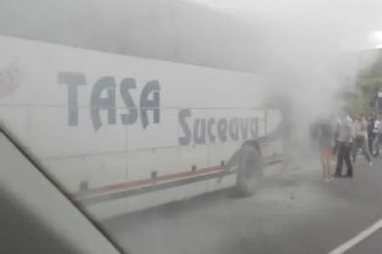 Un autocar a luat foc pe Centura Vâlcele - Apahida - FOTO