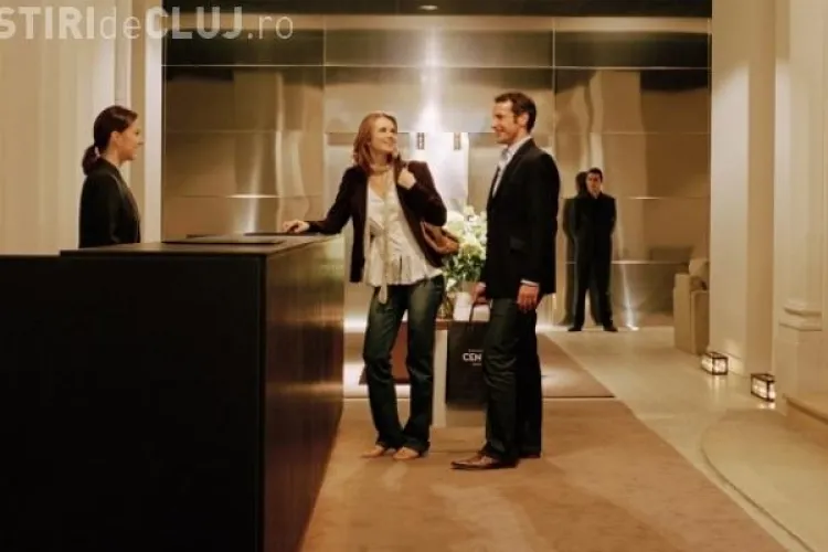 O recepţioneră de hotel a făcut dezvăluiri şocante! Ce fac angajații fără ca turiștii să se prindă