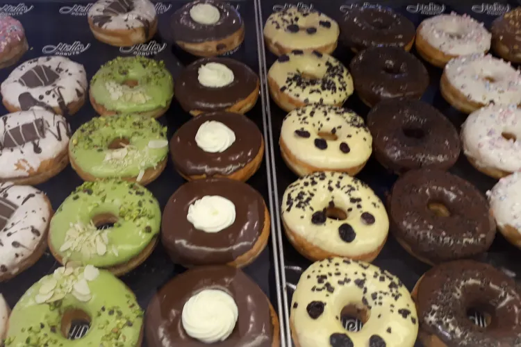 Gogoşi cu aromă de antigel. Mustesc de chimicale. Dacă citești nu vei mai mânca donuts / gogoși